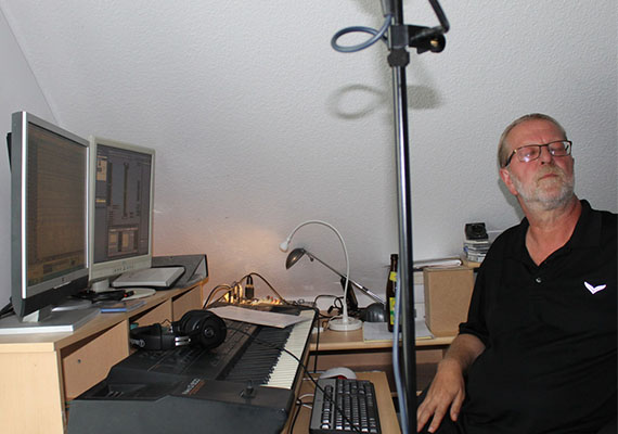 Hansjörg Löffler in seinem Studio